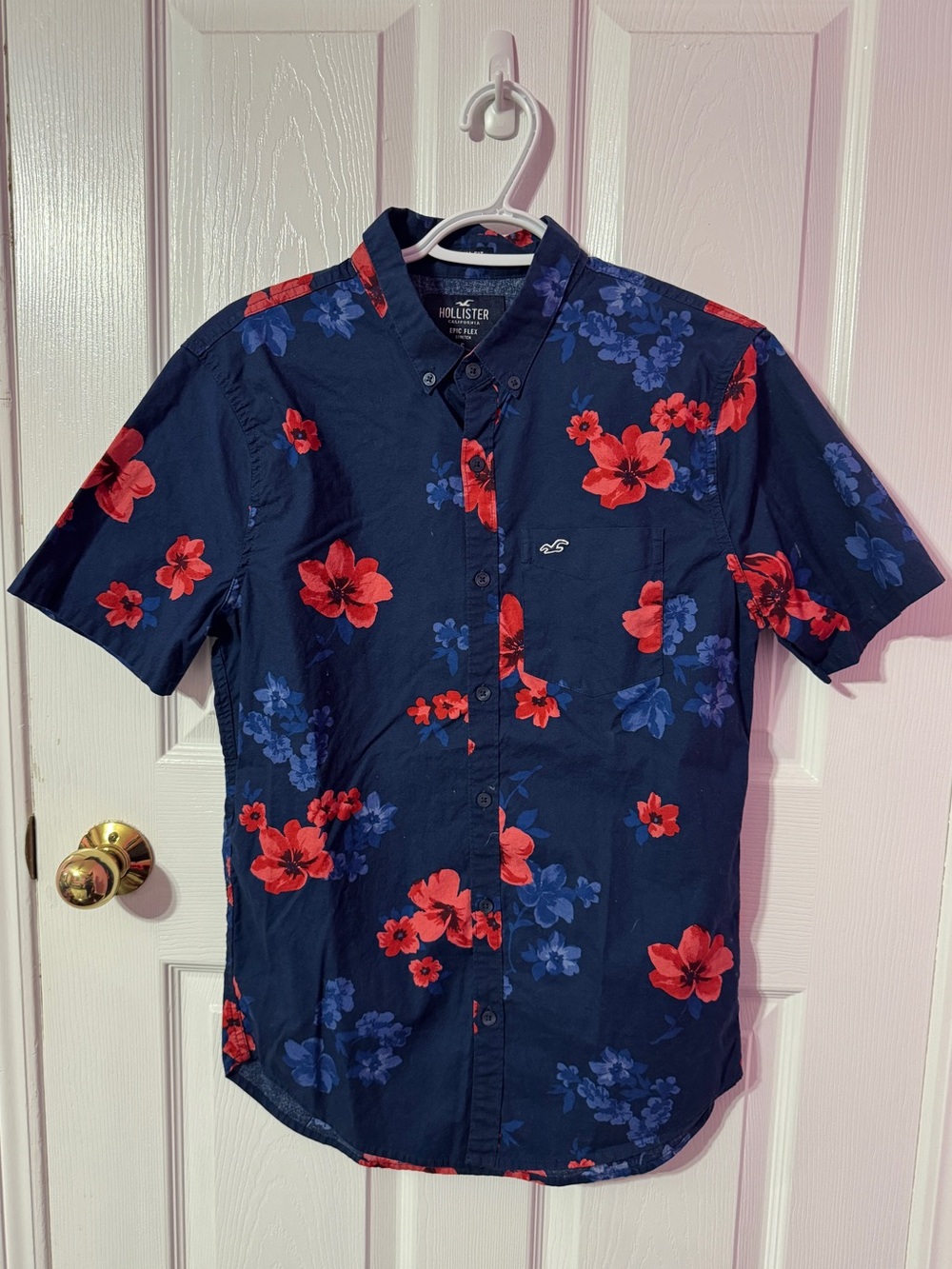 Hollister Navy Short-Sleeve Floral Button-Down Shirt - Red & Blue